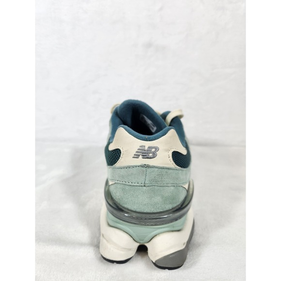 New Balance 9060 New Spruce Salt Marsh Green M 9.5 / W 11 U9060FG Sneakers - Picture 10 of 12
